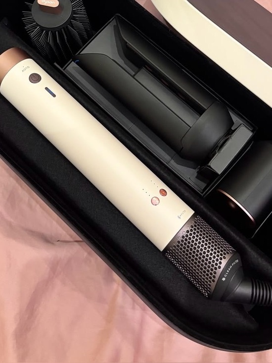 Dyson Other - Hair dryer complete set Dyson
